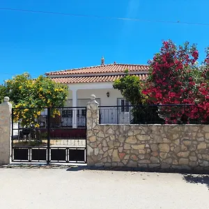 Сasa de vacaciones Belamandil Garden ,family Holidays ,caminho Do Torrejao, Olhão